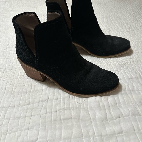 Black Nordstrom BP black suede ankle boots - Picture 2 of 6